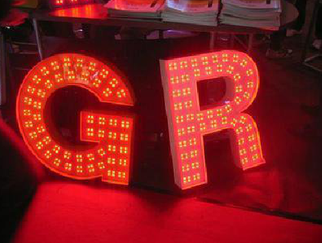 镇巴LED发光字常见的安装误区。