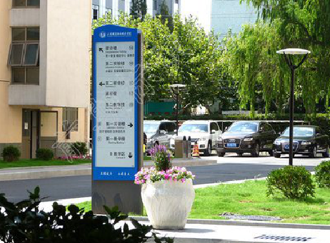 镇巴传统的学校标识系统有什么问题？